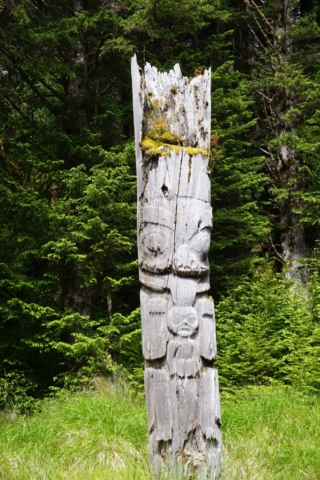 Haida  Pole